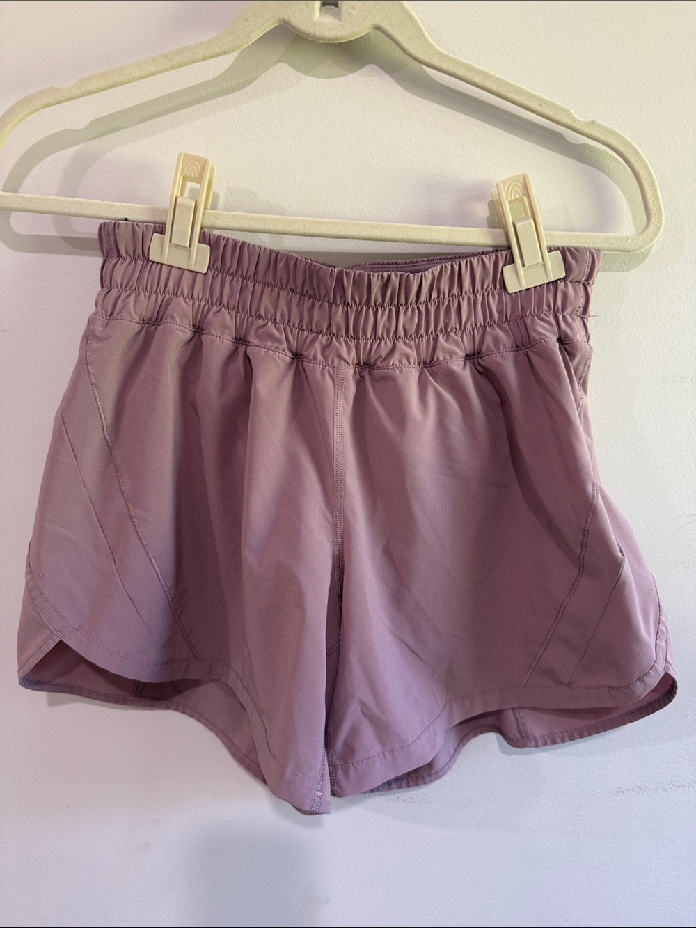 lululemon athletica women's mauve athletic shorts